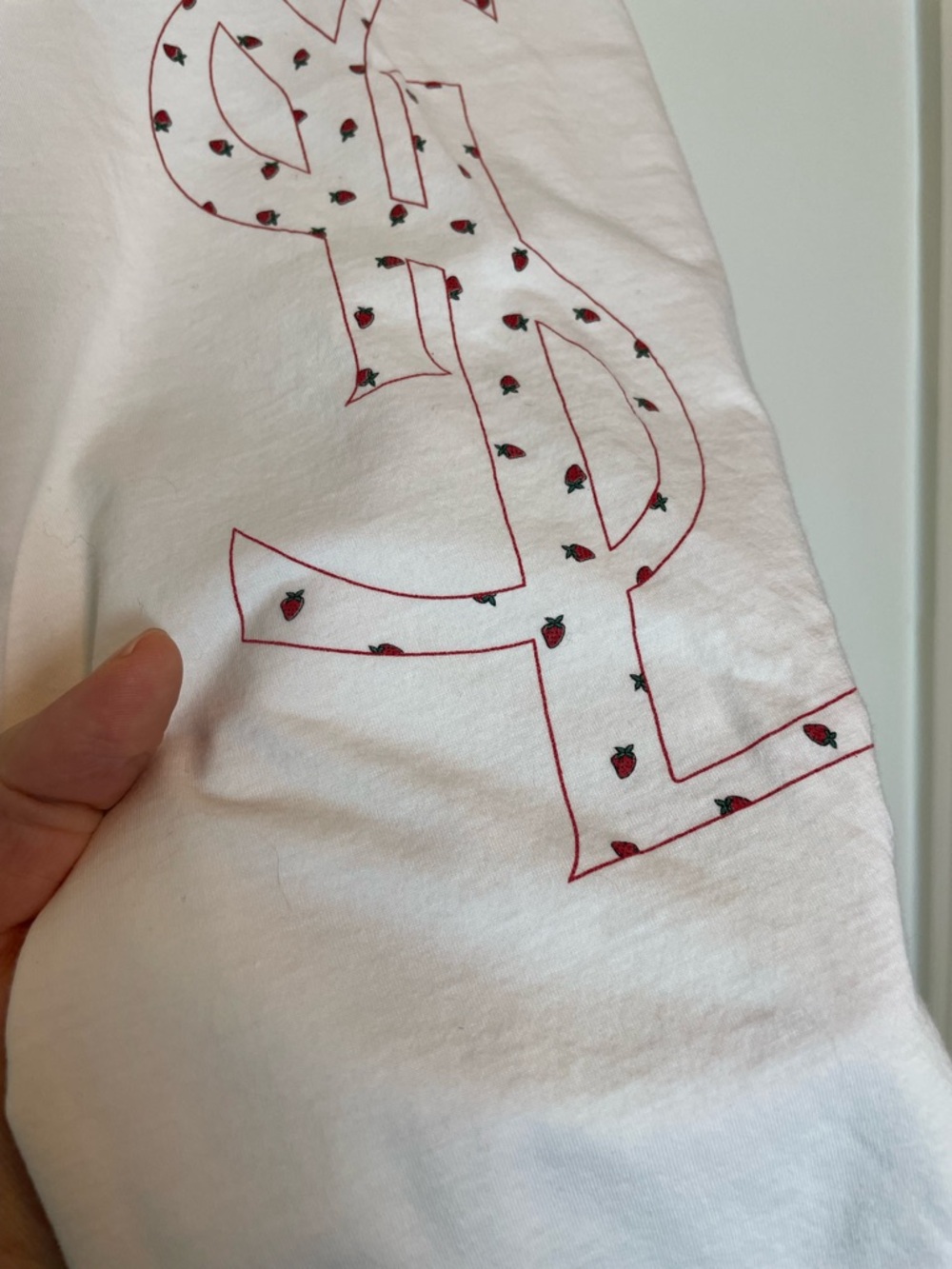 YSL Yves Saint Laurent Logo Graphic Sleeveless Strawberry T-Shirt Top Blouse \ S - Picture 5 of 10